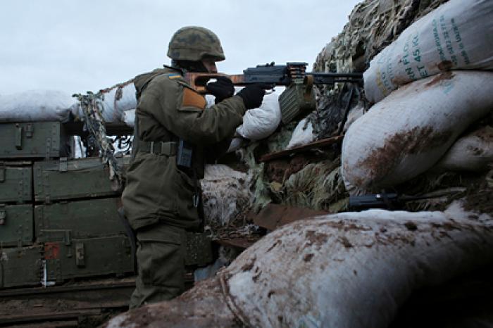 В Донбассе под обстрелом погиб украинский военный