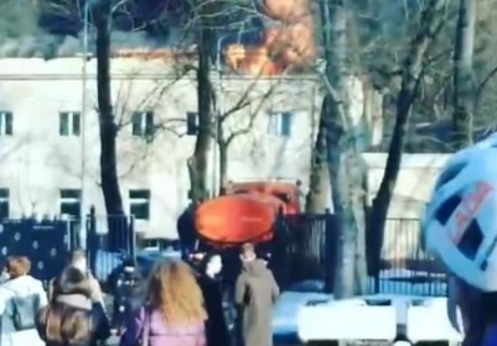 В Парке Горького в Москве начался пожар