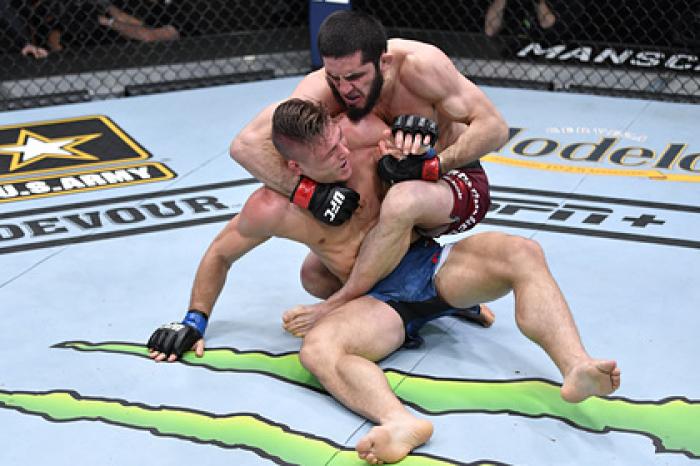 В сети появилась подборка лучших моментов UFC 259