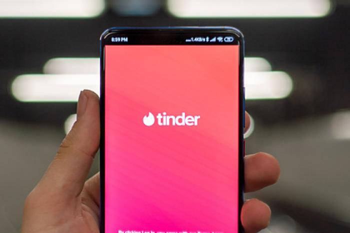 Девушка нашла в Tinder спасение для тяжело заболевшего друга