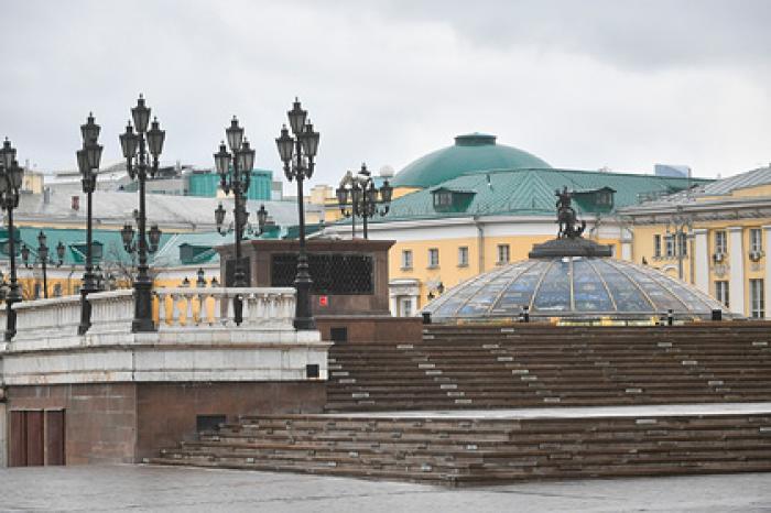Известный блогер предложил увековечить Лужкова в центре Москвы