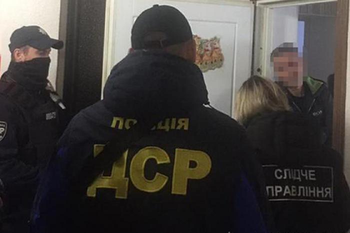 На Украине полиция провела масштабные обыски у криминальных авторитетов