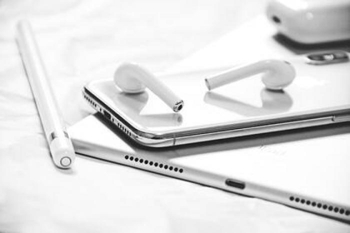 Производство AirPods сократили