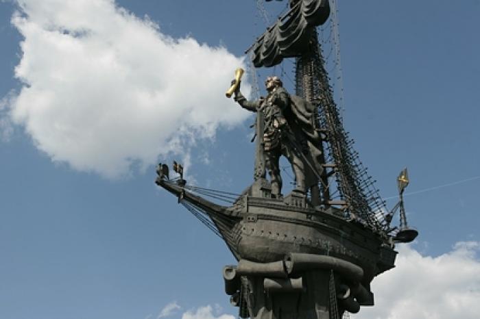 Собчак предложила место под памятник Лужкову в Москве