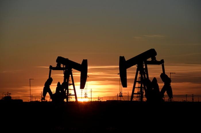 Страны ОПЕК+ договорились о сроках повышения добычи нефти