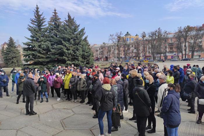 Украинцы перекрыли центр Полтавы в знак протеста против карантина