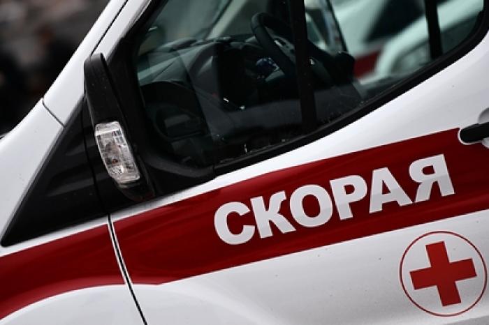 В Петербурге ребенок пострадал при падении лепнины на коляску