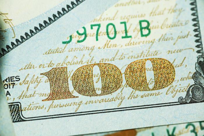 В России стало рекордно много фальшивых долларов