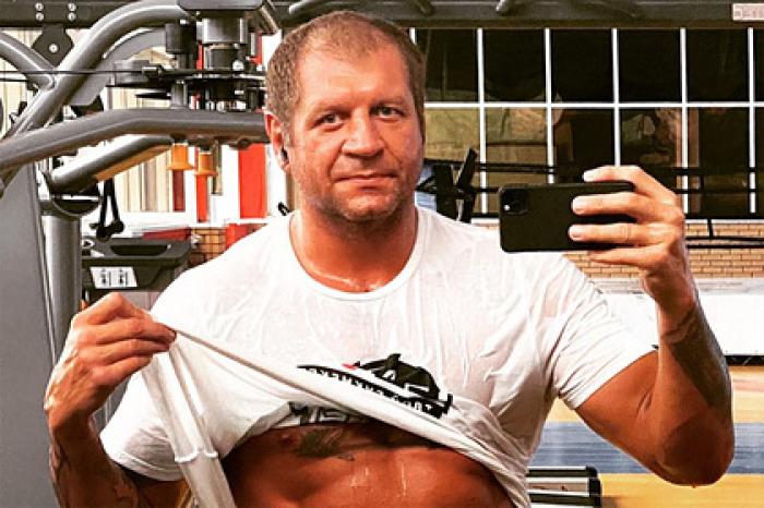 Александр Емельяненко порассуждал о геях в MMA