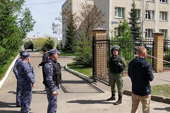 Устроивший стрельбу в казанской школе получил лицензию официально