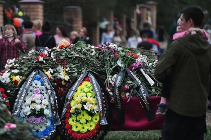 В СПЧ призвали посмертно наградить спасавших детей в казанской школе учительниц