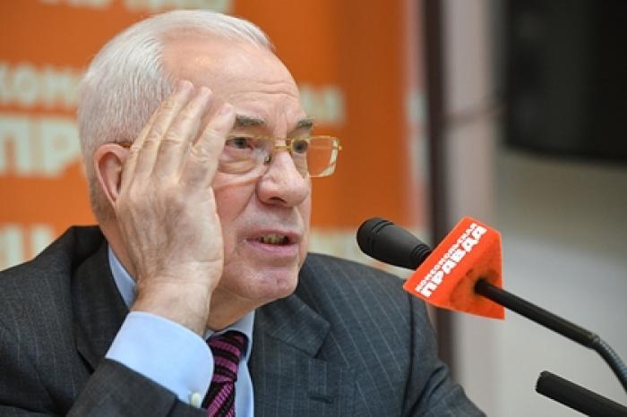 Азаров оценил длительность потенциальной войны между Россией и Украиной