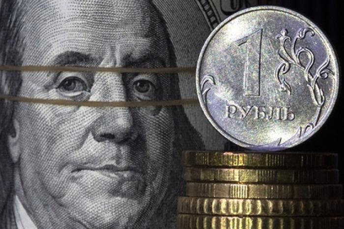 Экономист дал совет по долларам после демарша Минфина