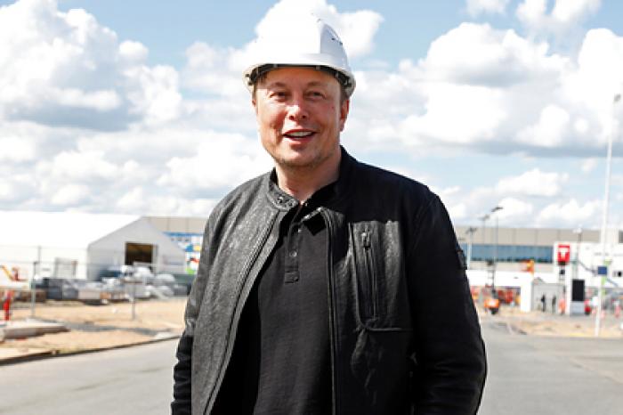 Маск отказался от выпуска самой дорогой машины Tesla
