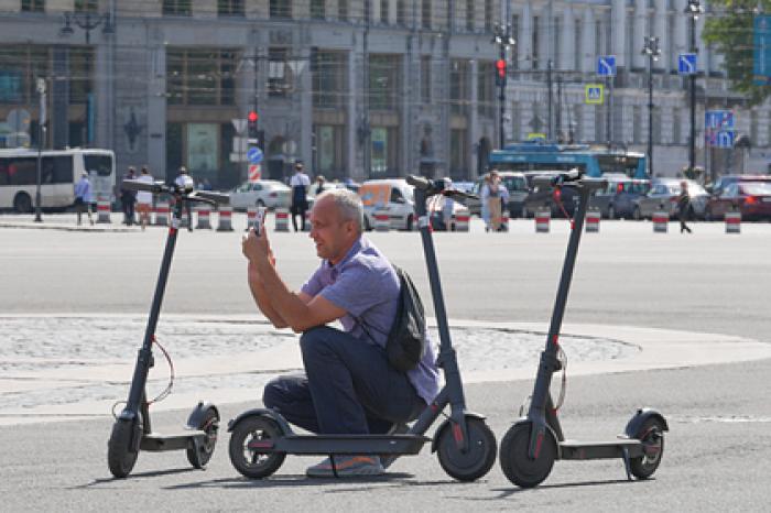 В Петербурге возобновили работу сервисы аренды электросамокатов