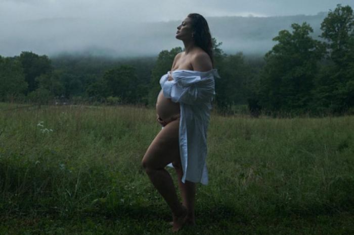 Эшли Грэм объявила о второй беременности