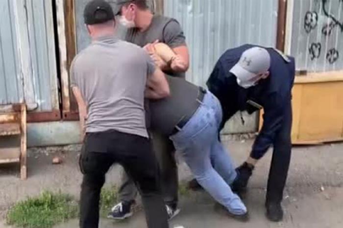 ФСБ показала видео задержания готовившего взрыв в Москве террориста