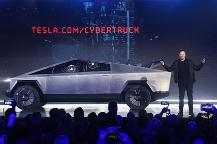 Илон Маск предсказал провал «инопланетной» машине Tesla