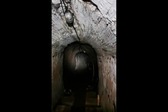 Мужчина обнаружил под своим домом загадочную систему подземных ходов