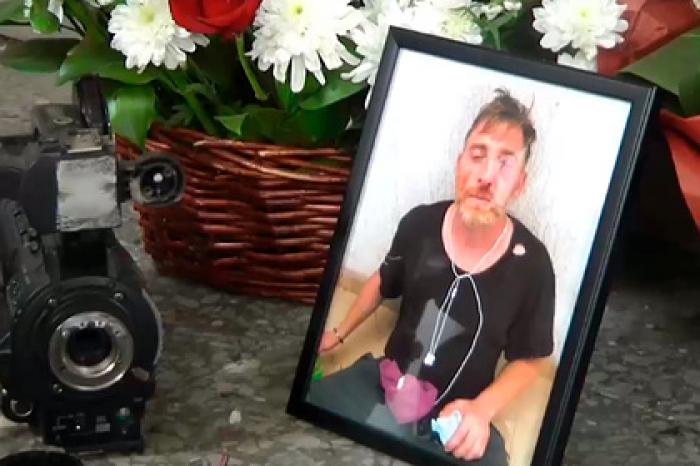 Опубликовано видео с похорон погибшего из-за акции ЛГБТ грузинского журналиста