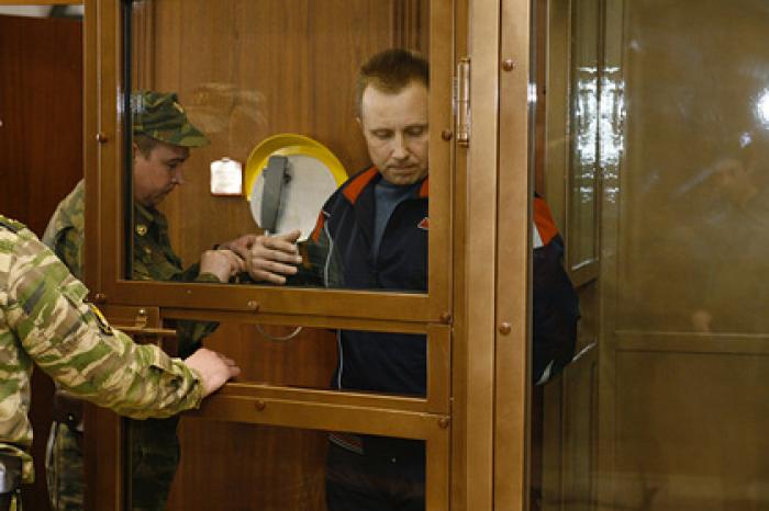 Осужденного за убийства сотрудника ЮКОСа поместили в московское СИЗО