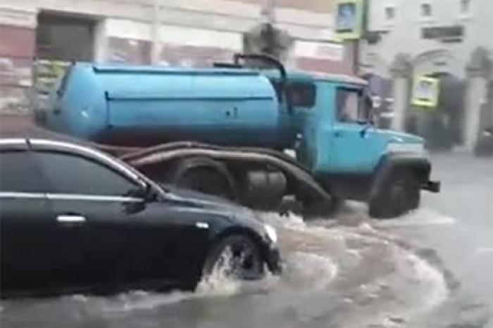 Потоп в еще одном российском городе сняли на видео