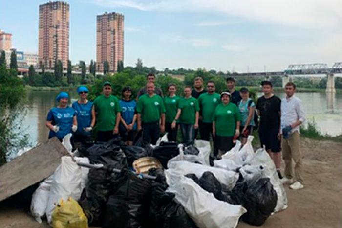 Жители Ханты-Мансийска собрали 50 мешков мусора на берегу Иртыша