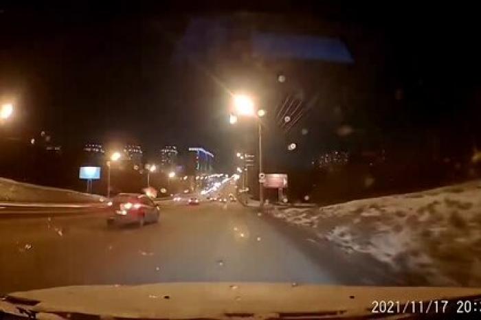 В нескольких городах России заметили падение похожего на метеорит объекта