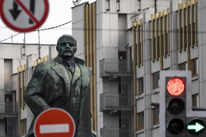 Историк выступил за снос памятников Ленину по всей стране