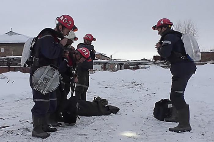 Спасатели начали повторно исследовать «Листвяжную» для поиска тела погибшего