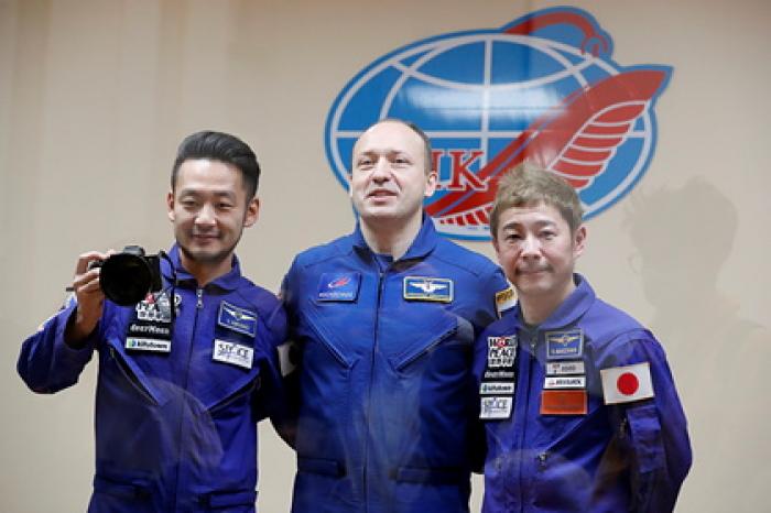 Японских космических туристов проводили на Байконуре под песню «Трава у дома»