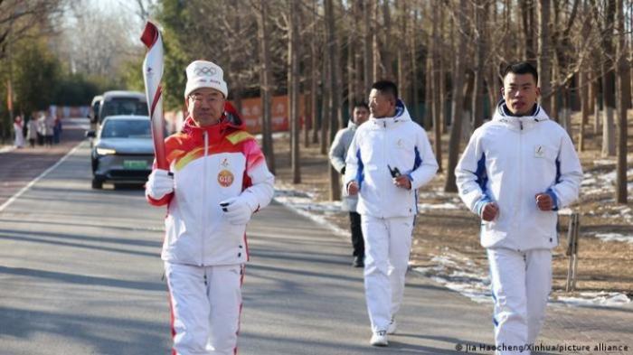 В Пекине проходит эстафета олимпийского огня.