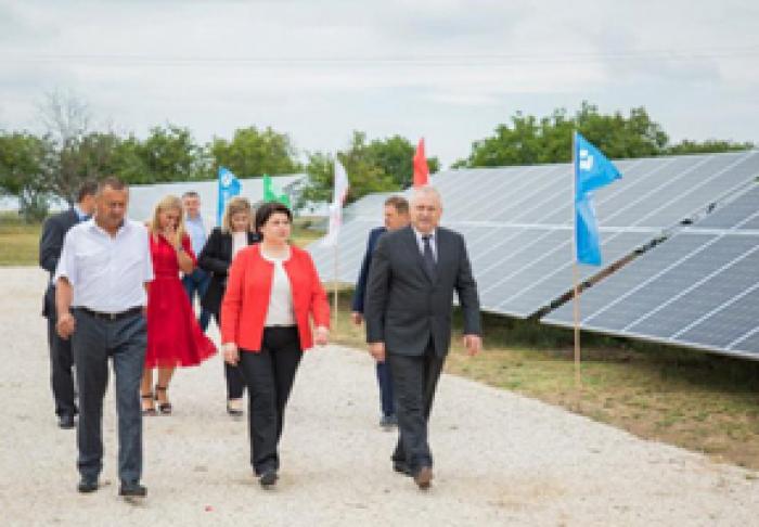 PRIM-MINISTRU A VIZITAT CEL MAI MARE PARC FOTOVOLTAIC DIN MOLDOVA, CONSTRUIT CU SPRIJINUL CHINEI