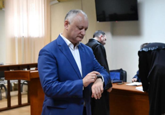 EX-PREŞEDINTELUI IGOR DODON I-A FOST PRELUNGIT ARESTUL LA DOMICILIU PÂNĂ PE 21 OCTOMBRIE