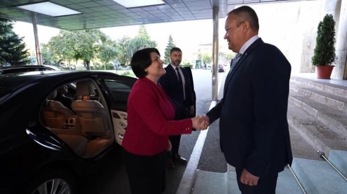 Natalia Gavrilița a ajuns la București: Prim-ministra Republicii Moldova a fost întâlnită de omologul său, Nicolae Ciucă (VIDEO)