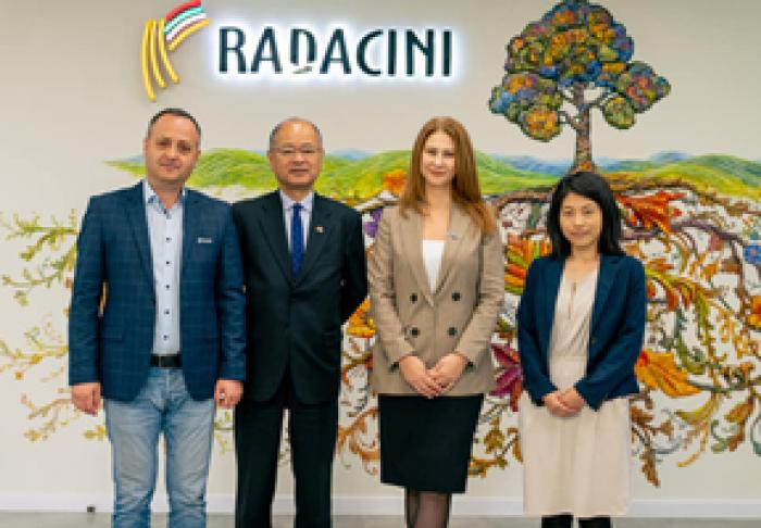 AMBASADORUL YOSHIHIRO CATAYAMA A VIZITAT RADACINI WINES – CEL MAI MARE FURNIZOR DE VINURI MOLDOVENEŞTI CĂTRE JAPONIA