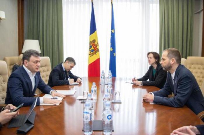 Premierul Dorin Recean a discutat agenda europeană cu Jānis Mažeiks, ambasadorul Uniunii Europene în Republica Moldova: „Ne-am propus cu echipa să accelerăm procesul de integrare europeană, să capacităm instituțiile și să realizăm reformele în beneficiul cetățenilor”