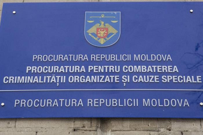 ​O LOCUITOARE DIN DURLEŞTI A FOST CONDAMNATĂ LA ȘAPTE ANI PENTRU OBLIGAREA LA CERȘETORIE