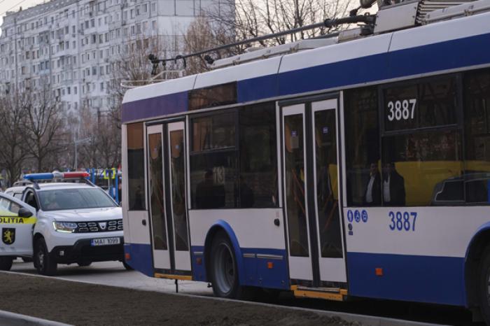 (VIDEO) ​OPT PERSOANE DIN REGIA TRANSPORT ELECTRIC CHIȘINĂU AU FOST SUSPENDATE DIN FUNCŢII DIN CAUZA ACCIDENTULUI AUTO SOLSAT CU DECES