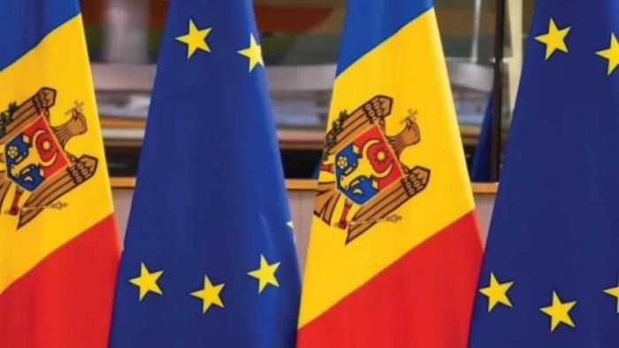 Drapelele Republicii Moldova şi al UE, arborate pe toate primăriile din ţară