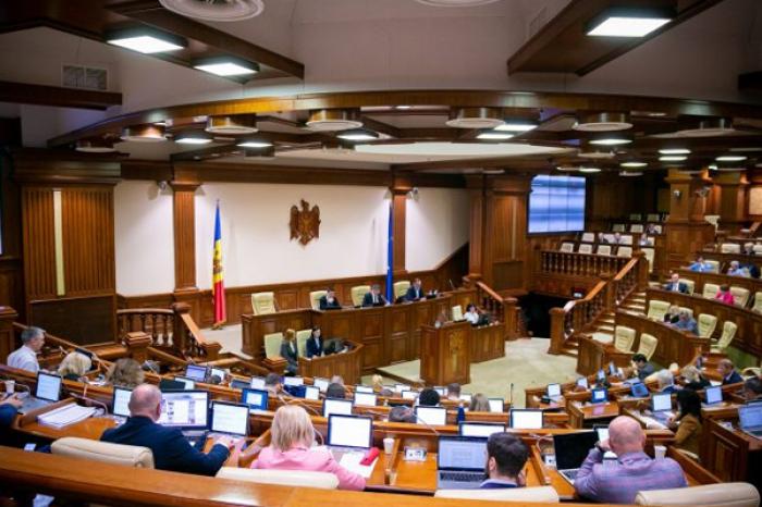 PARLAMENTUL A ADOPTAT HOTĂRÂREA CU PRIVIRE LA PRELUNGIREA STĂRII DE URGENŢĂ PENTRU ALTE 60 DE ZILE