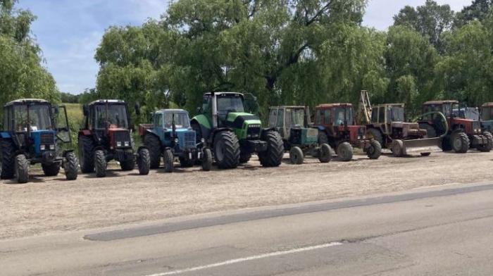 Fermierii au ieșit și astăzi la protest cu tehnica agricolă. Vezi cât vor mai dura acțiunile agricultorilor nemulțumiți