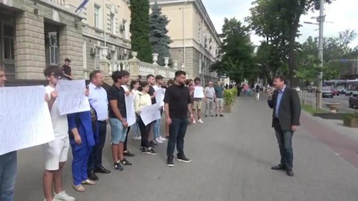 VIDEO "Toate greșelile se plătesc în politică și administrație." CUB cere în stradă demisia Anei Revenco și a lui Rosian Vasiloi