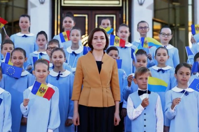 PREŞEDINTA: „REPUBLICA MOLDOVA PRIVEŞTE CU ADÂNC RESPECT SPRE UCRAINA, NU DOAR CA VECIN, CI CA UN SIMBOL AL REZISTENŢEI ŞI SPERANŢEI”