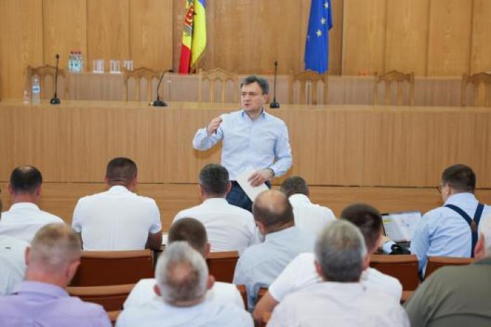 Prim-ministrul Dorin Recean a avut o întrevedere cu autoritățile publice locale și serviciile desconcentrate din raionul Dondușeni: „Subiectele de pe agenda noastră trebuie să fie problemele cetățenilor”