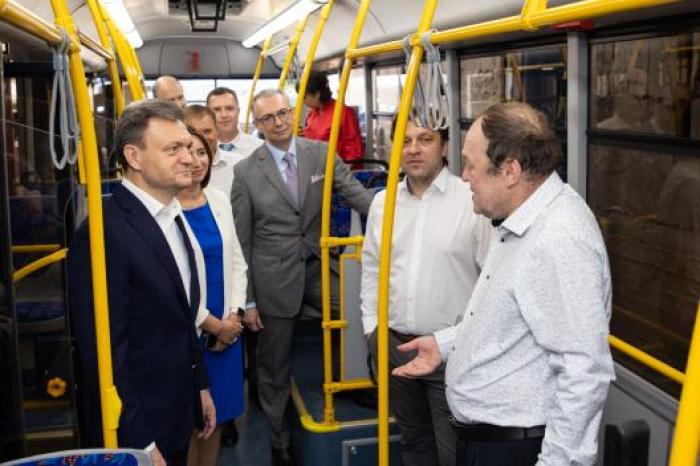 Primul autobuz electric, produs în Republica Moldova. Prim-ministrul Dorin Recean: „Îi încurajez pe toți să producă inovații în țara noastră”