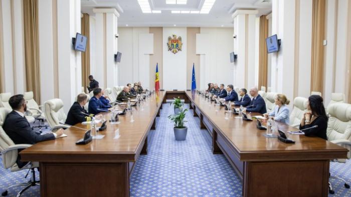 FOTO Dorin Recean s-a întâlnit la Chișinău cu comandantul suprem al Forțelor Aliate din Europa, de Ziua Armatei Naționale