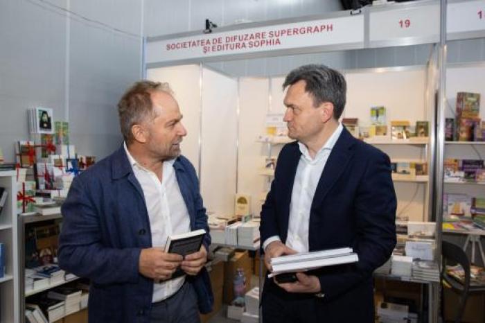 La Chișinău se desfășoară cea de-a VI-a ediție a Salonului Internațional de Carte Bookfest. Premierul Dorin Recean: „Vă îndemn să descoperiți autori români și străini, să deveniți prieteni ai cărților și cuvintelor scrise”