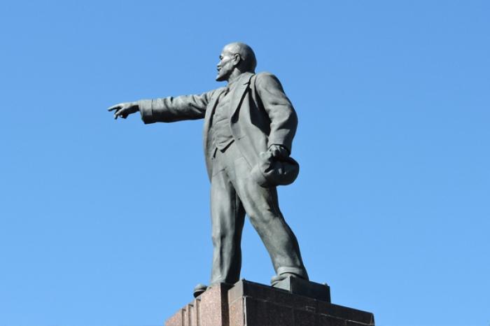 ÎNTR-O SĂPTĂMÂNĂ, ÎN RAIONUL EDINEŢ AU FOST DETERIORATE DOUĂ MONUMENTE ALE LUI LENIN