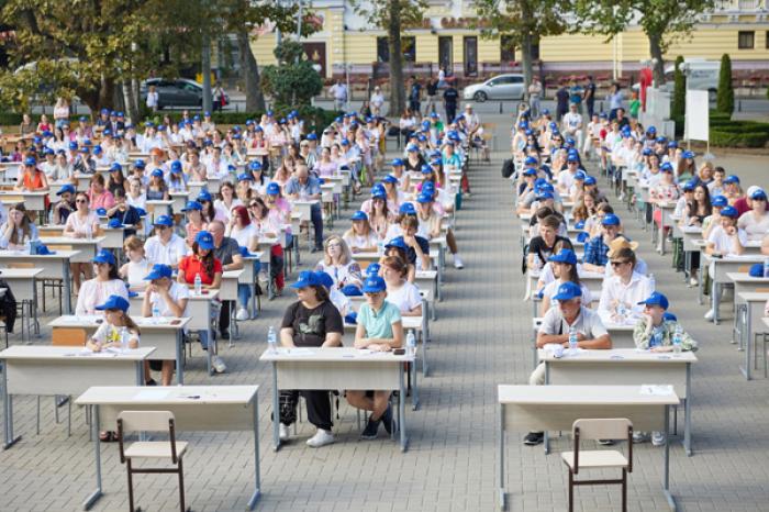 ТОЛЬКО ПЯТЬ ИЗ 450 ЧЕЛОВЕК ВЫПОЛНИЛИ РАБОТУ «БОЛЬШОГО НАЦИОНАЛЬНОГО ДИКАТАНТА» НА ОТЛИЧНО